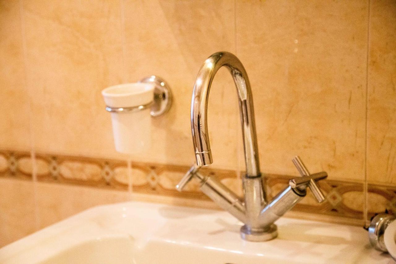 Blue Door Hostel Τίρανα Εξωτερικό φωτογραφία
