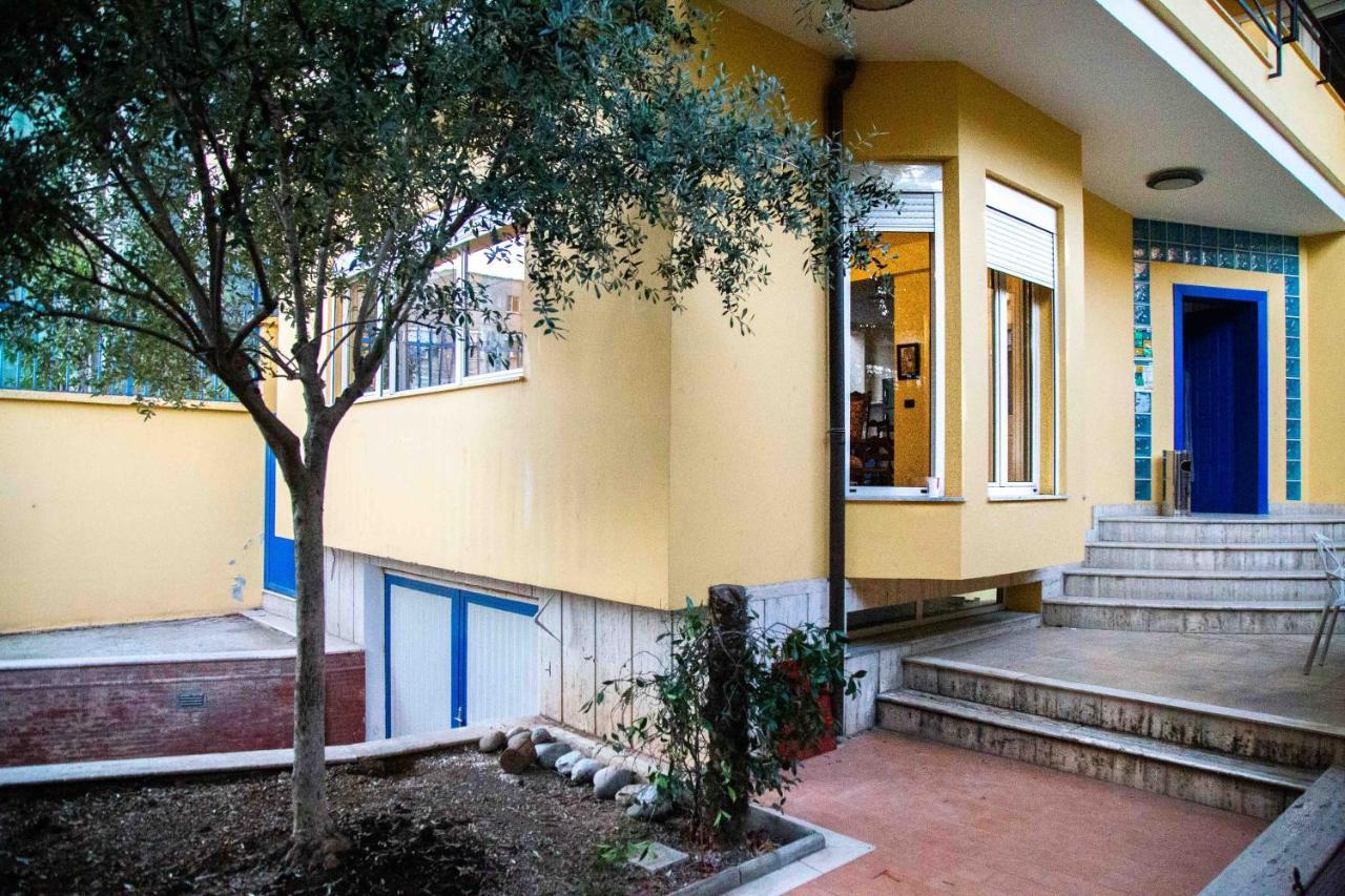 Blue Door Hostel Τίρανα Εξωτερικό φωτογραφία