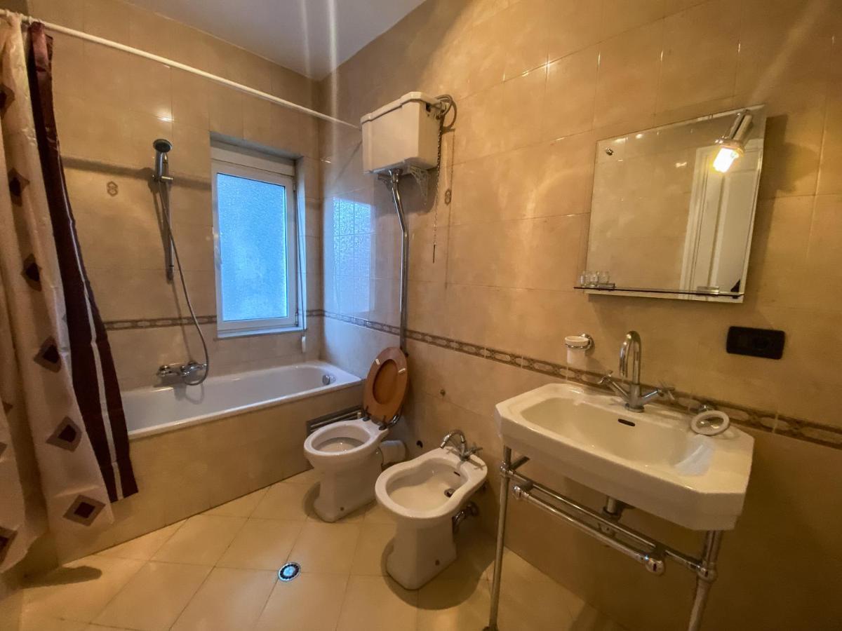 Blue Door Hostel Τίρανα Εξωτερικό φωτογραφία