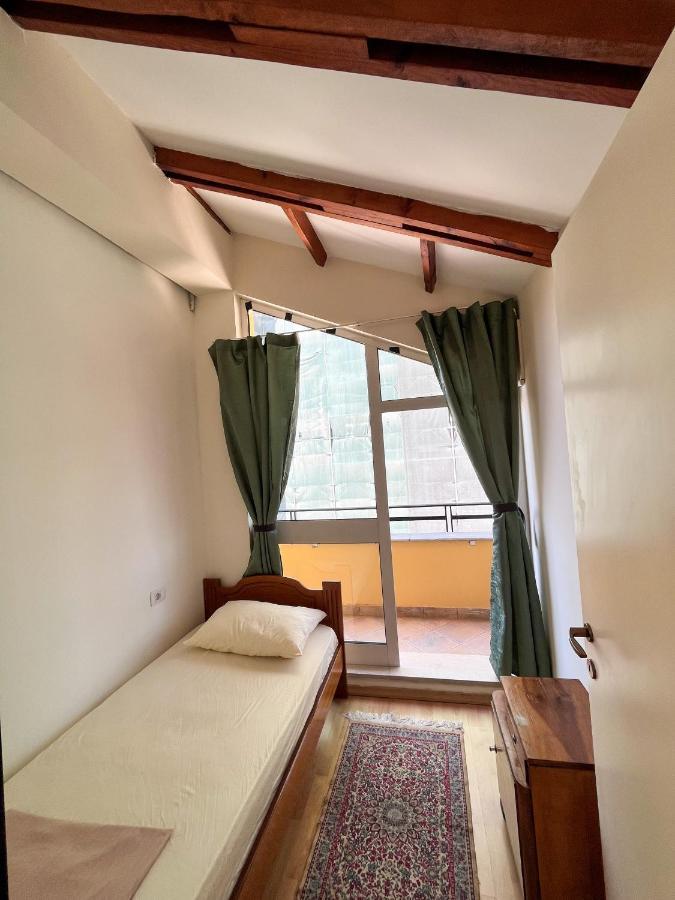 Blue Door Hostel Τίρανα Εξωτερικό φωτογραφία