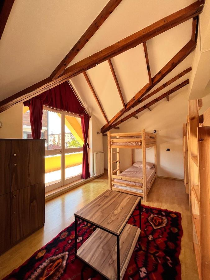 Blue Door Hostel Τίρανα Εξωτερικό φωτογραφία