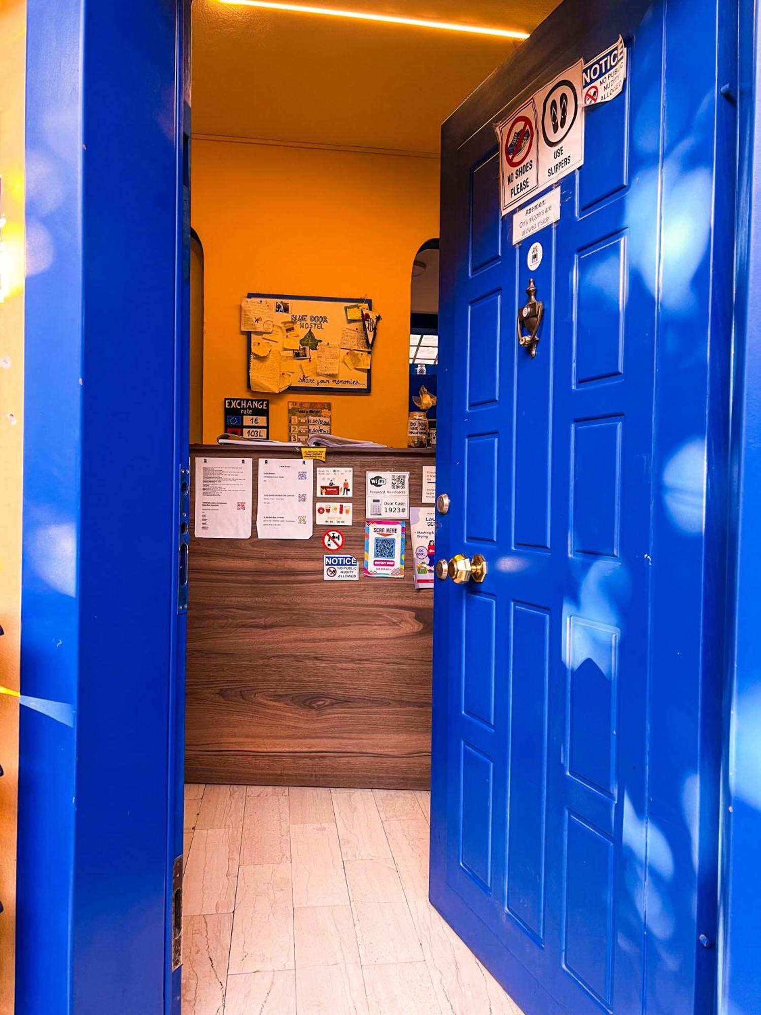Blue Door Hostel Τίρανα Εξωτερικό φωτογραφία