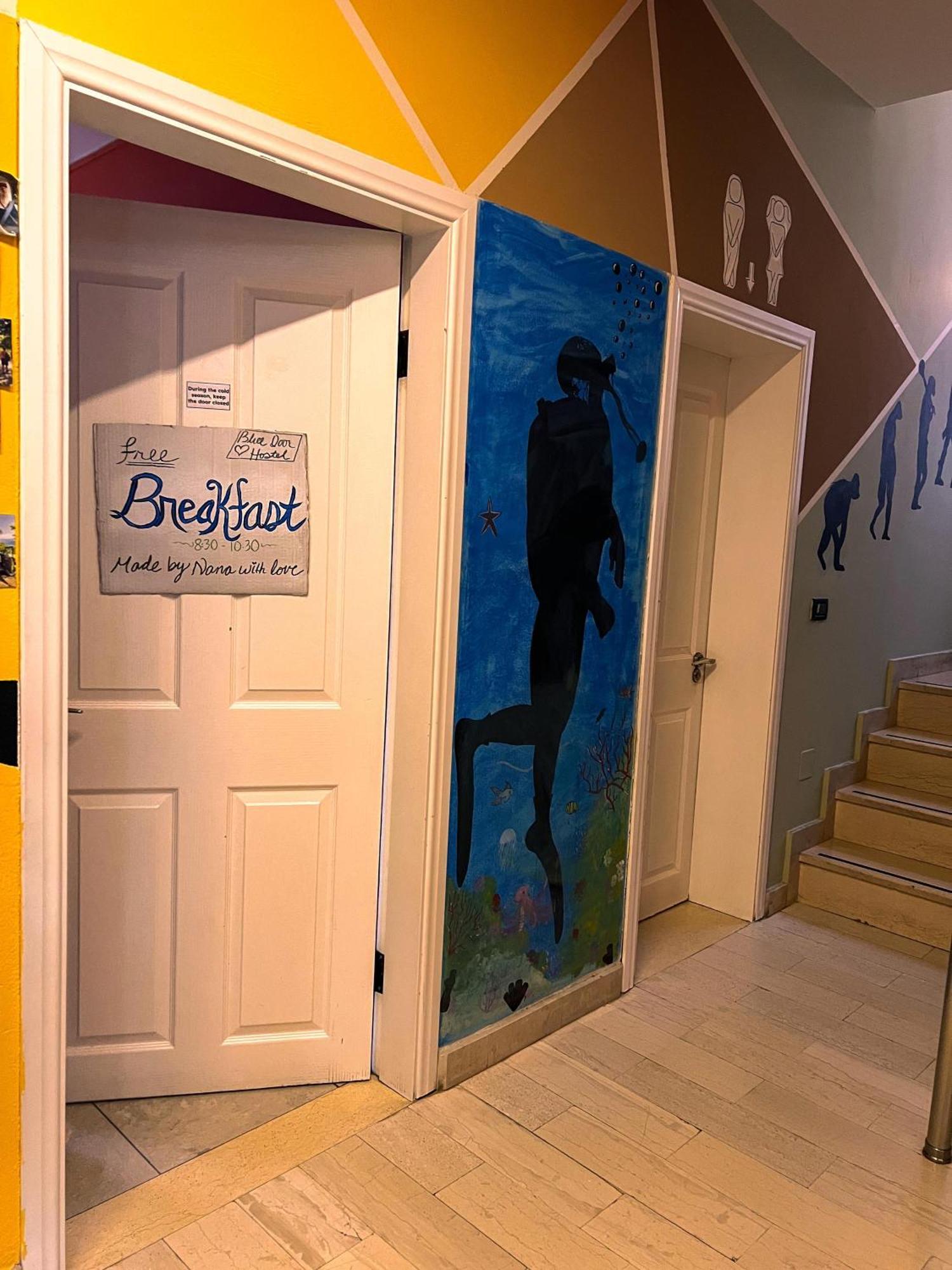 Blue Door Hostel Τίρανα Εξωτερικό φωτογραφία