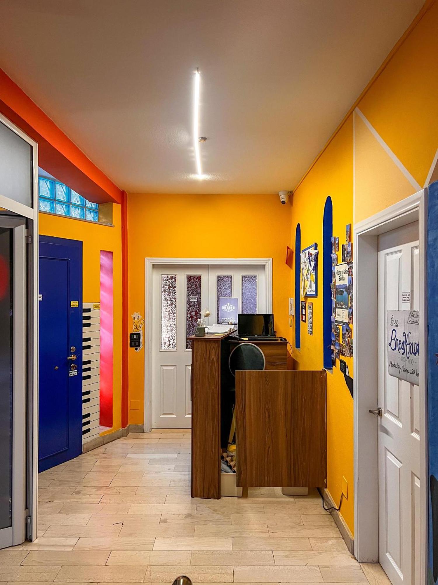 Blue Door Hostel Τίρανα Εξωτερικό φωτογραφία
