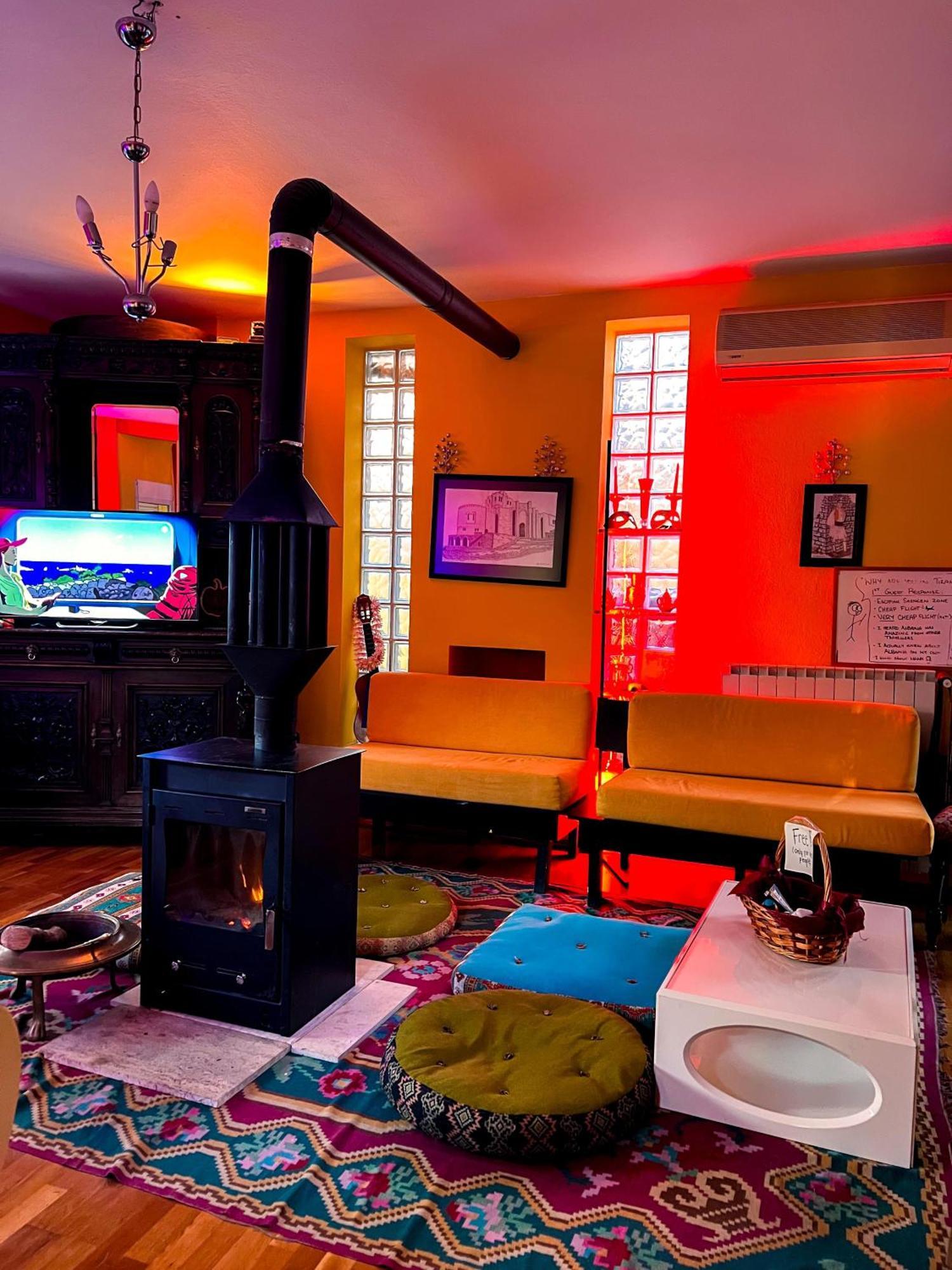 Blue Door Hostel Τίρανα Εξωτερικό φωτογραφία